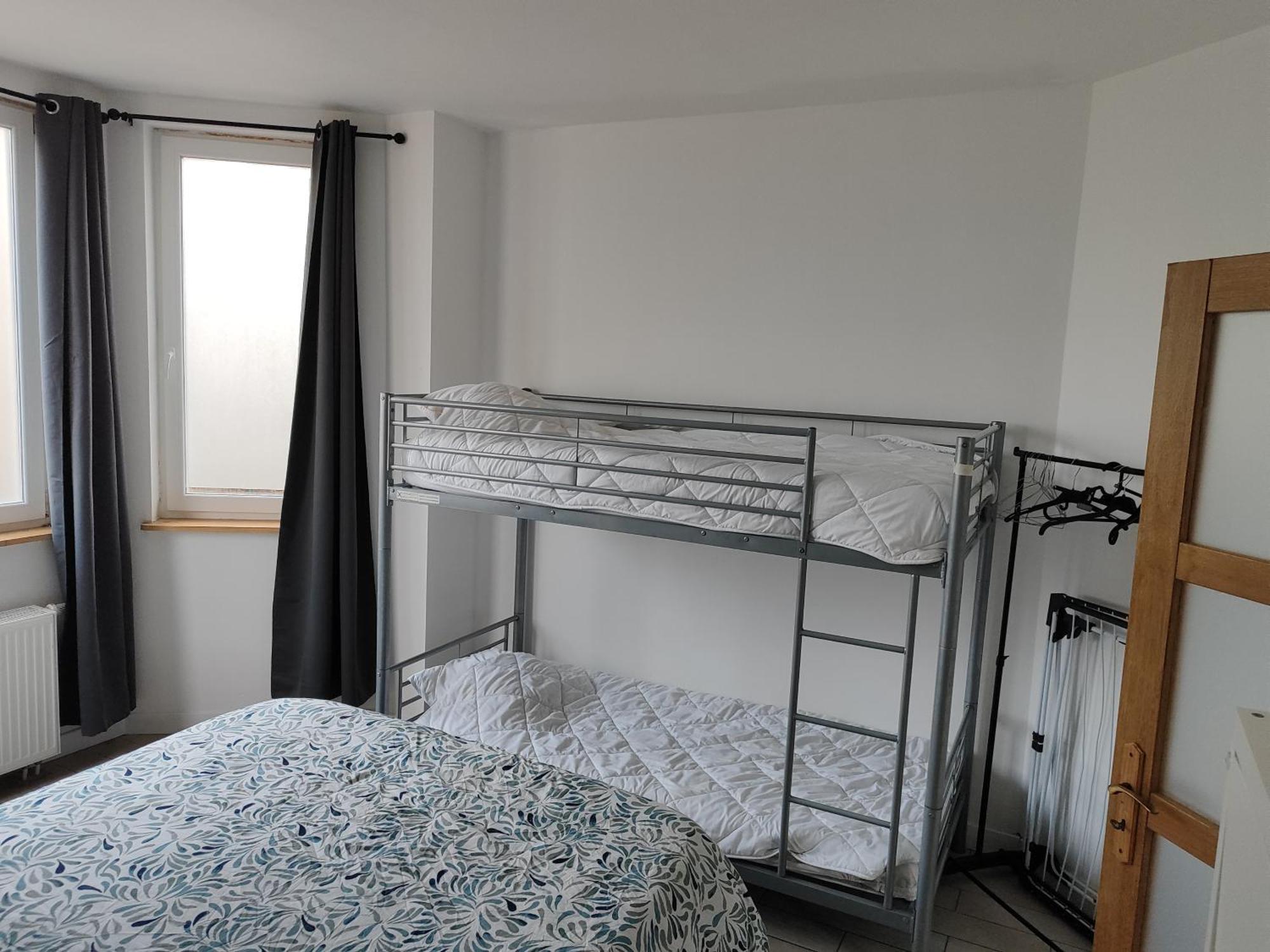 Appartement Spacieux Avec Parking Et Terrasse 드판 외부 사진